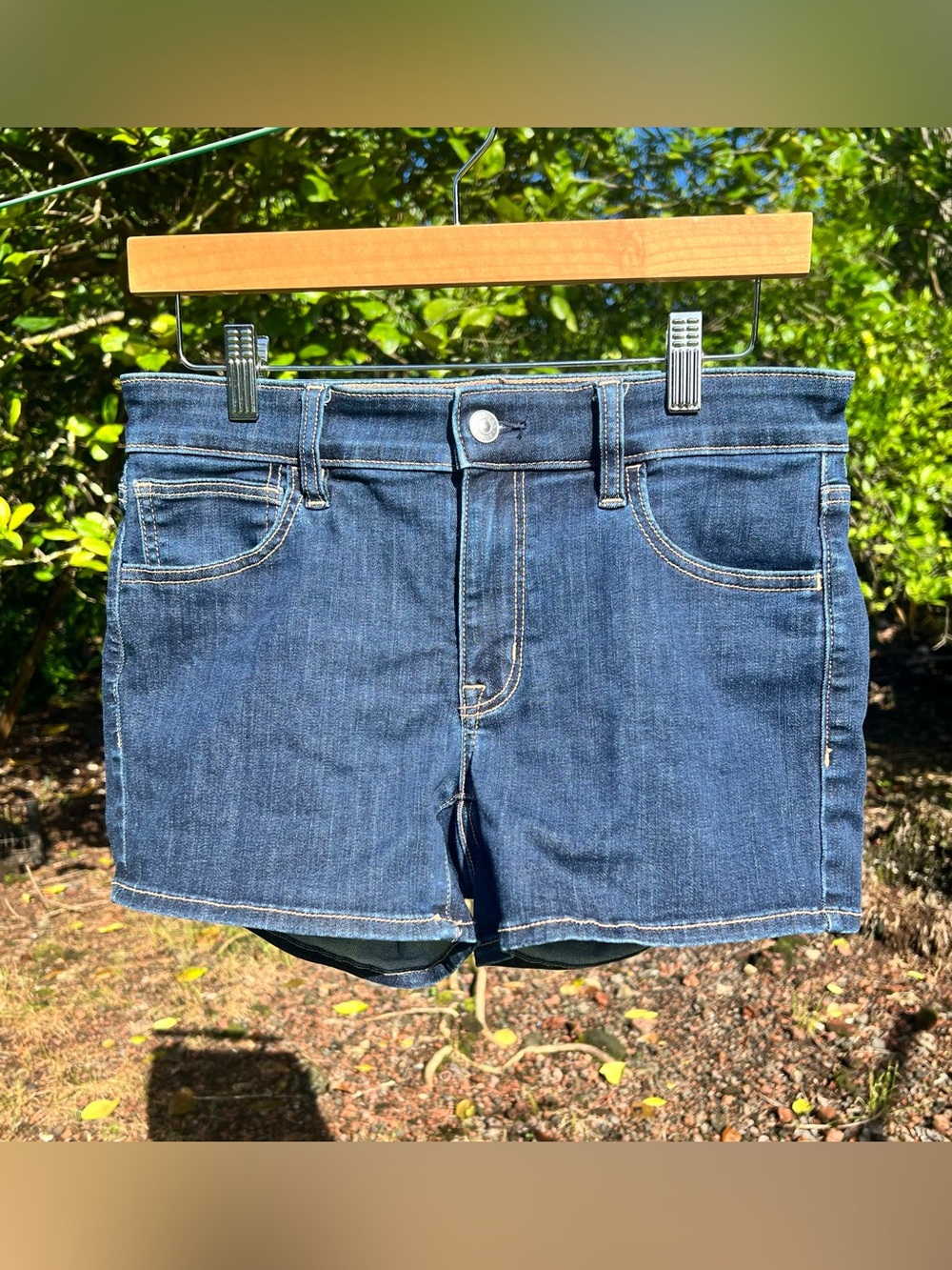 American Eagle Next Level Stretch Midi Shorts, Size 6, EUC